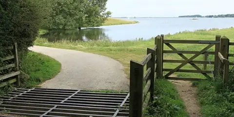 An image depicting the trail Hambleton Peninsula Circular and its surrounding area.