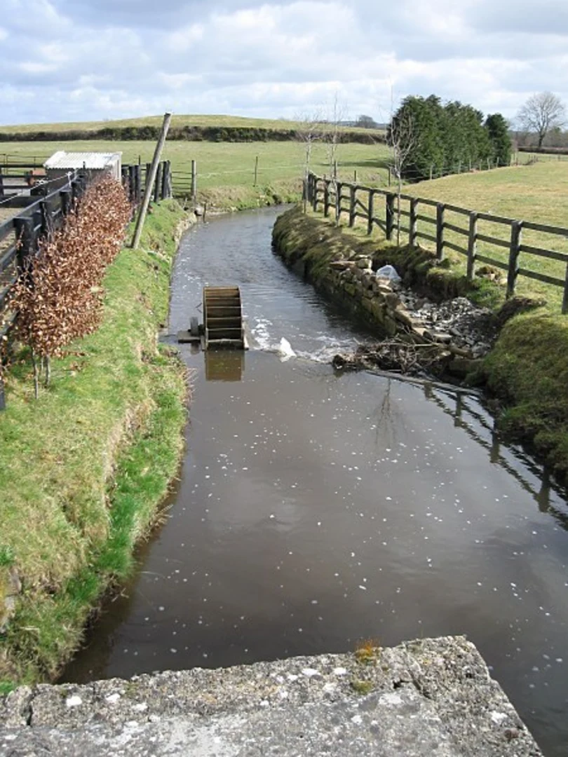 An image depicting the trail The Source of the Nore Walking Trail and its surrounding area.