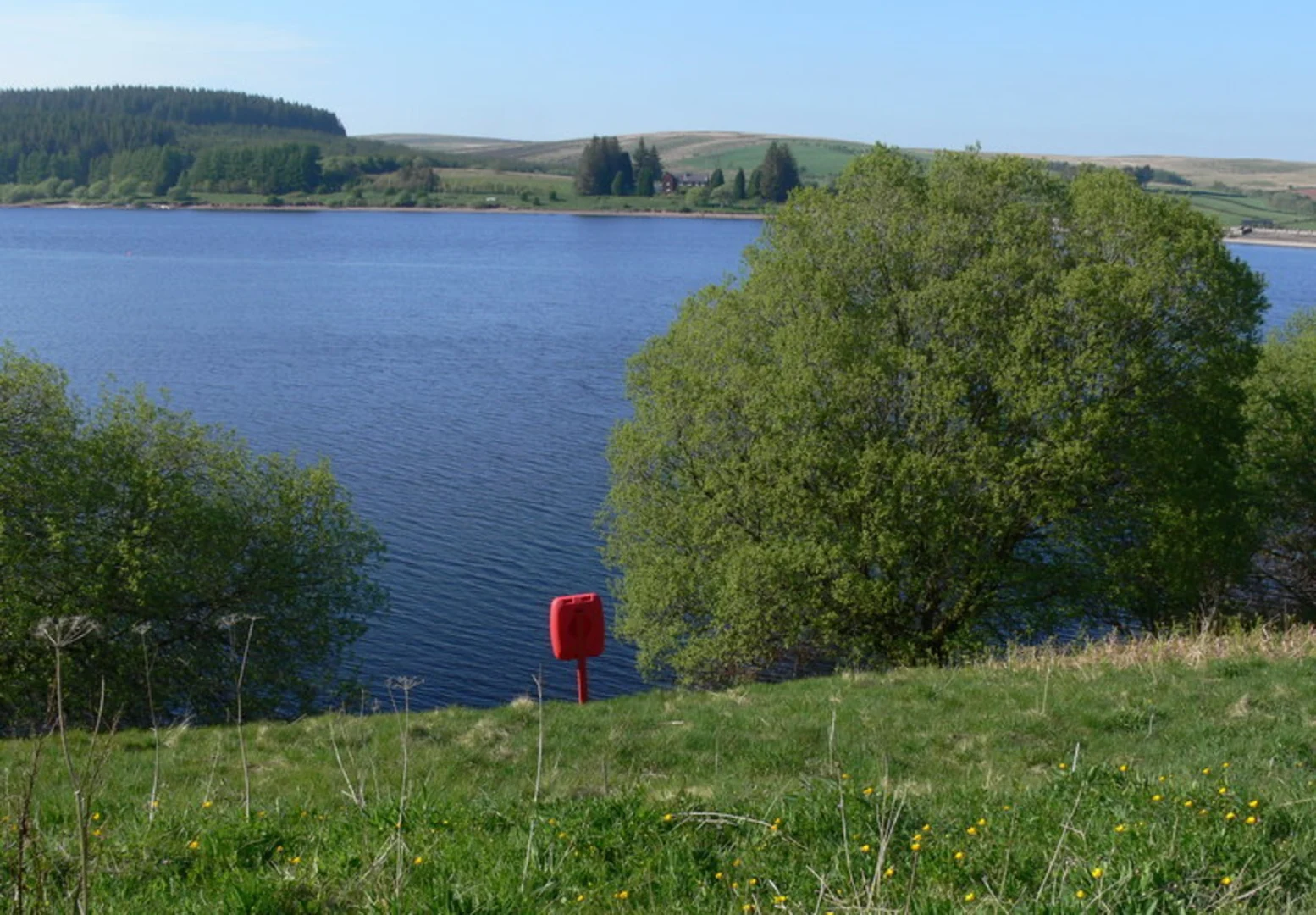 An image depicting the trail Usk Reservoir Loop and its surrounding area.
