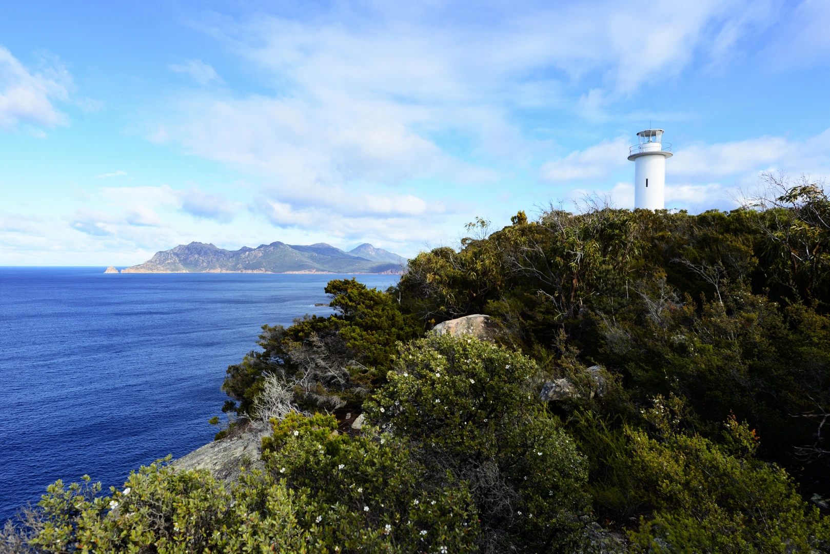 An image depicting the trail Freycinet Experience Walk and its surrounding area.
