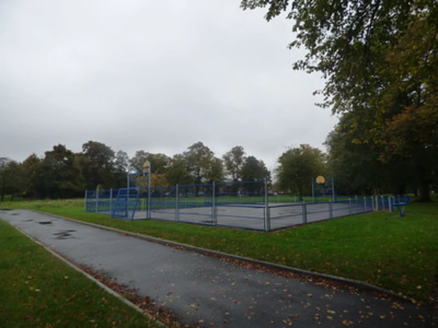 An image depicting the trail Calthorpe Park Loop and its surrounding area.
