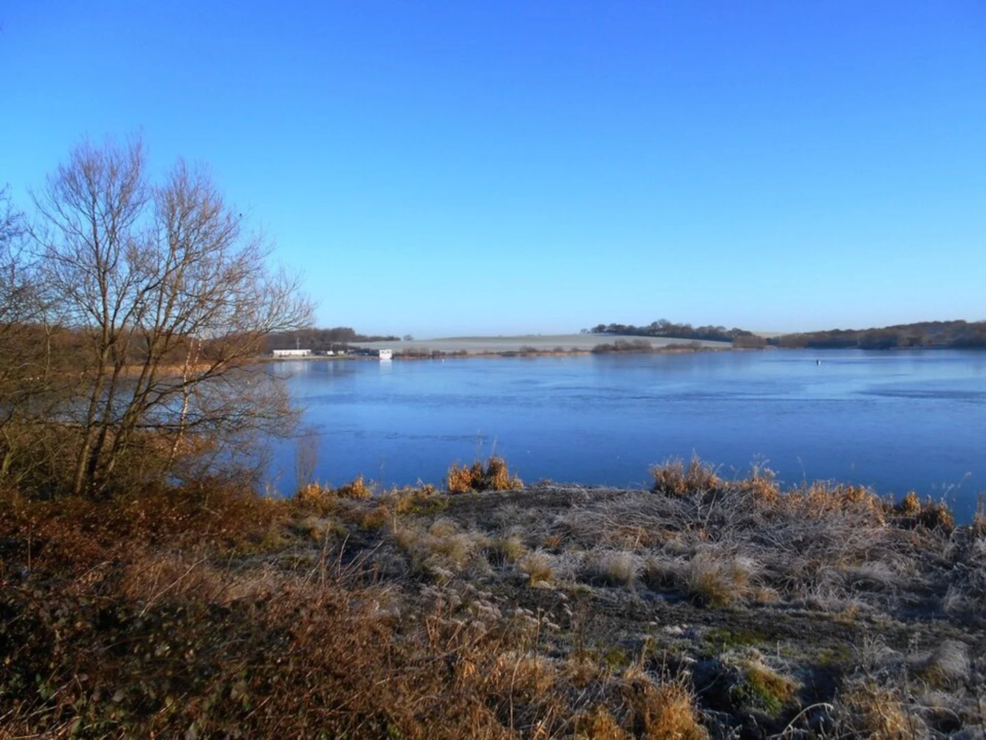 An image depicting the trail Wintersett Reservoir Walk and its surrounding area.