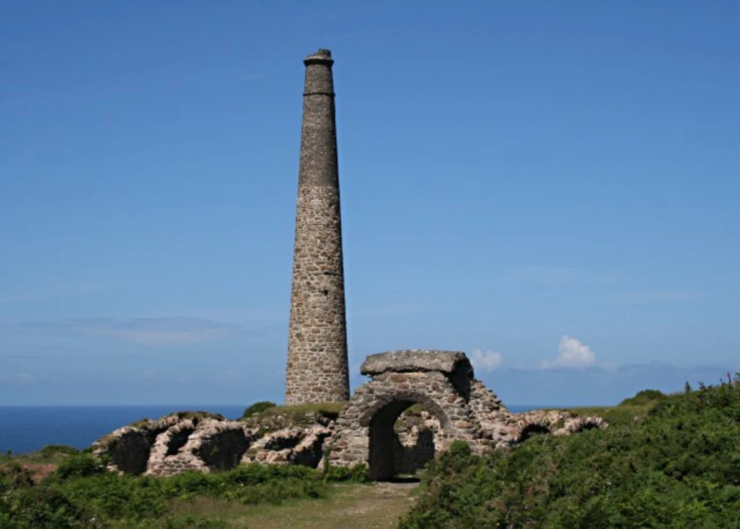 An image depicting the trail Botallack Mine Loop and its surrounding area.