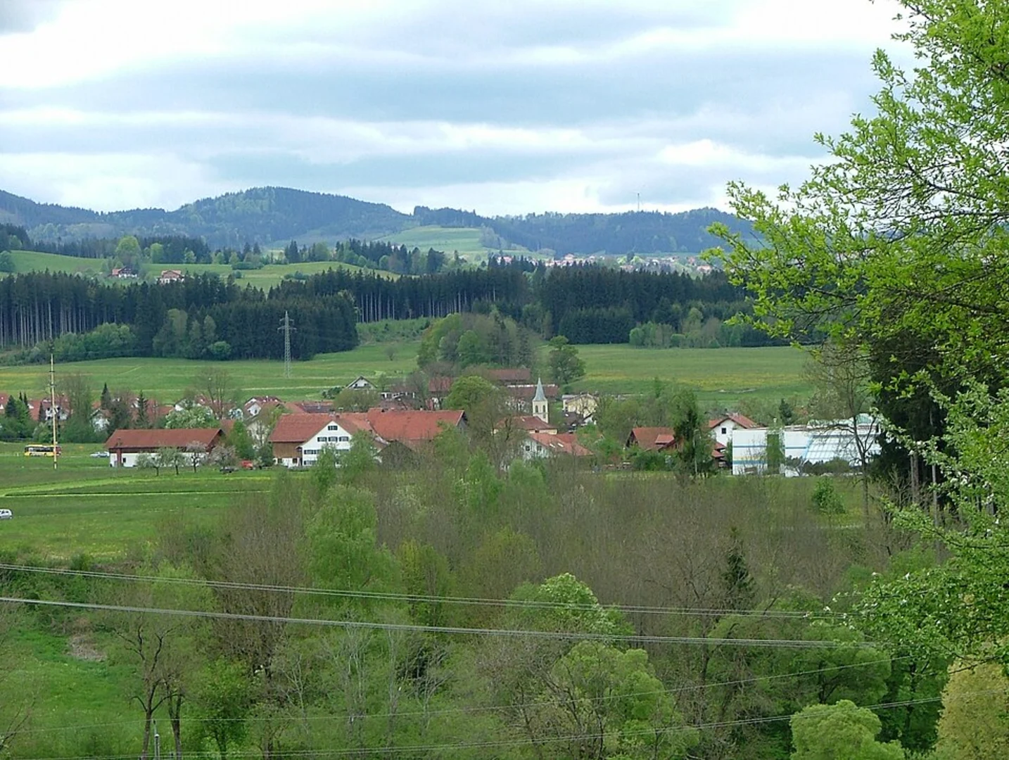An image depicting the trail Iller via Rund um Hirschdorf and its surrounding area.