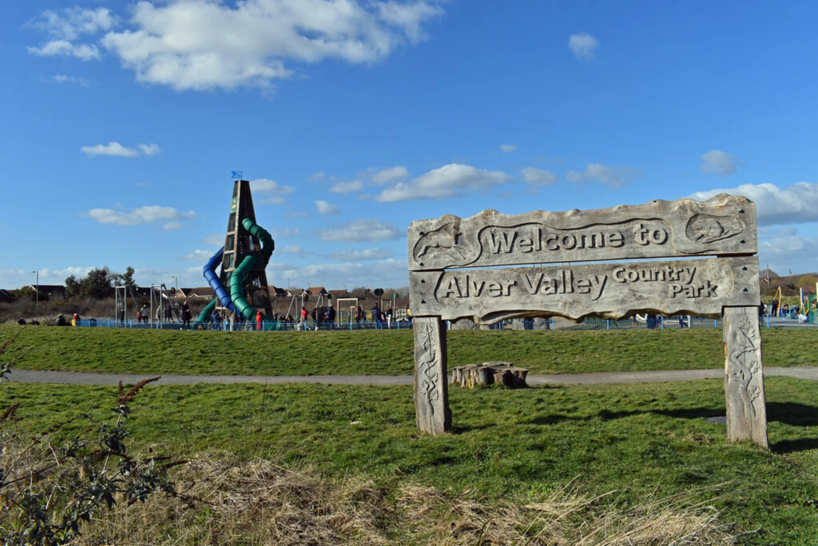 An image depicting the trail Alver Valley Country Park and its surrounding area.