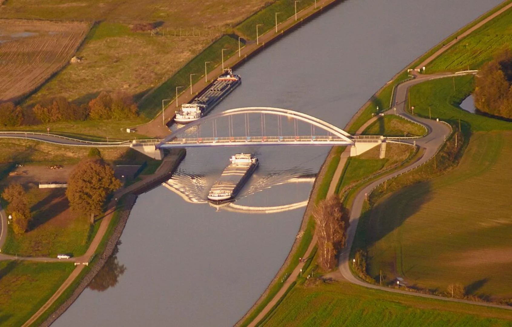 An image depicting the trail Prinzenbrücke to Inkmann Brücke Loop via Dortmund Ems Kanal and its surrounding area.