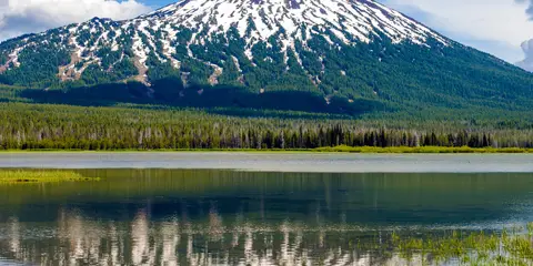 An image depicting the trail Old Cascades Loop and its surrounding area.