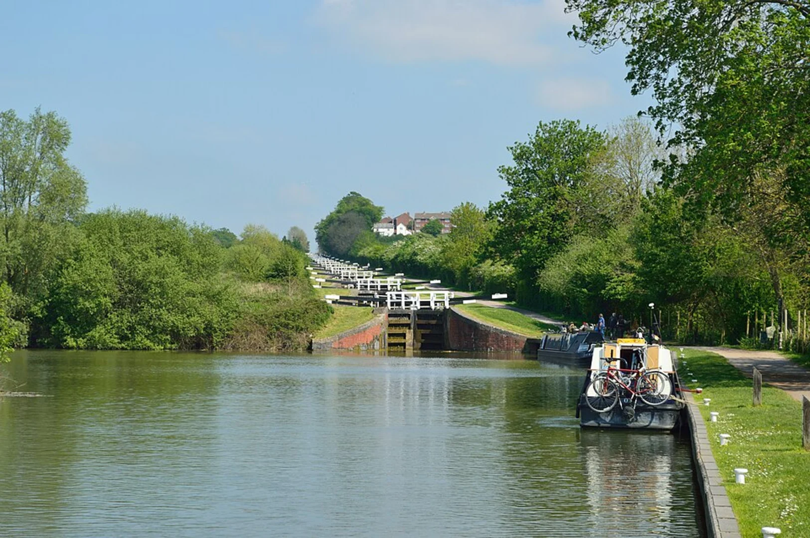 An image depicting the trail Kennet and Avon Canal Walk - Devizes and its surrounding area.