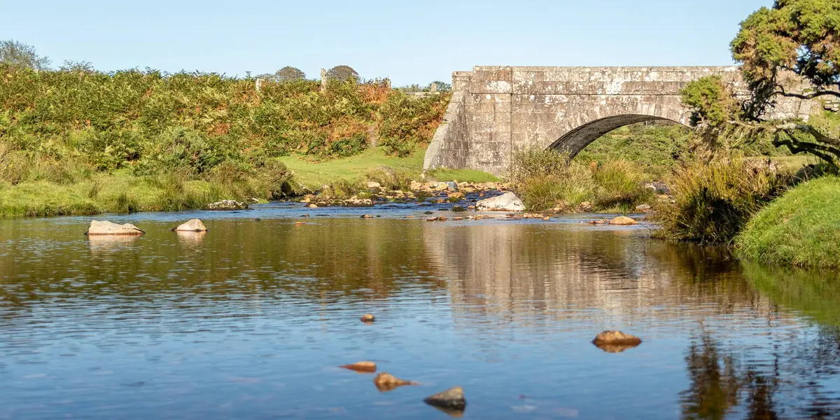 Cadover Bridge and Dewerstone Rock Trail