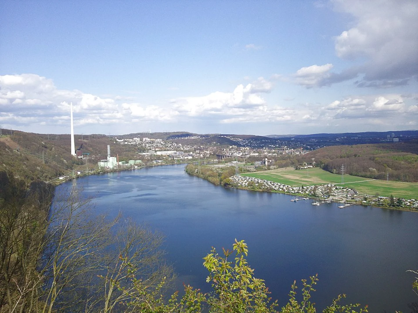 An image depicting the trail Camino Flensburg-Perl via Bremen and its surrounding area.