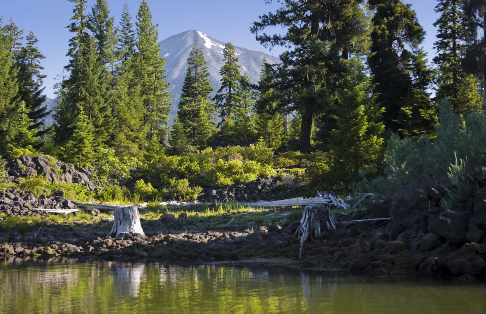 An image depicting the trail Fish Lake Trail and its surrounding area.