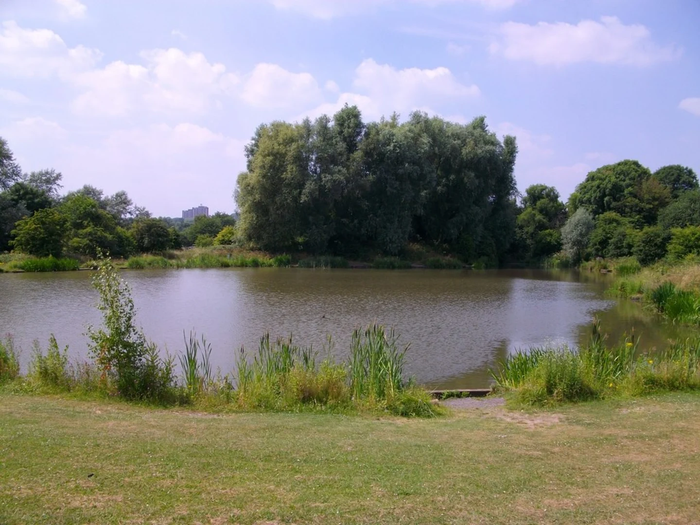An image depicting the trail Warrens Hall Local Nature Reserve and Bumble Hole Brunch Canal Loop and its surrounding area.
