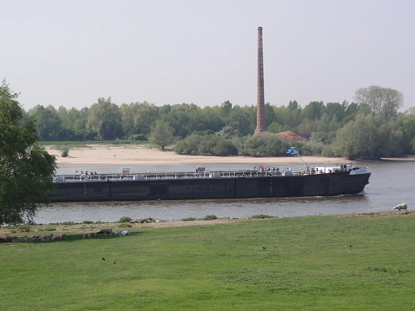 An image depicting the trail Schepvaartweg, Bronweg and Hogelandseweg Loop and its surrounding area.
