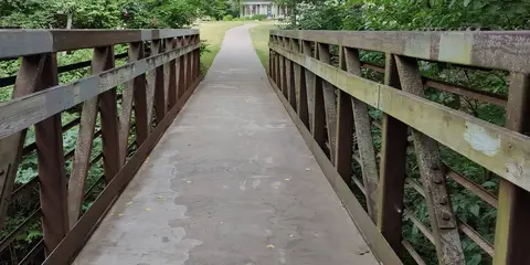 An image depicting the trail Landon Nature Trail and its surrounding area.