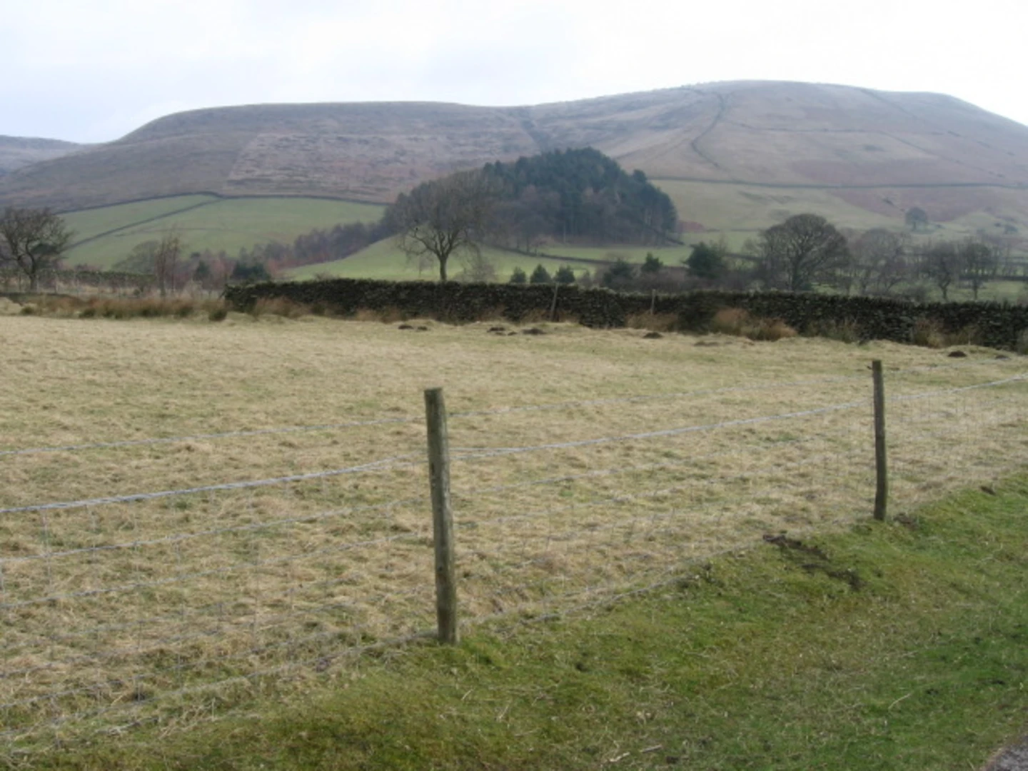 An image depicting the trail Mam Tor, Back Tor, Grindslow Knoll Loop and its surrounding area.