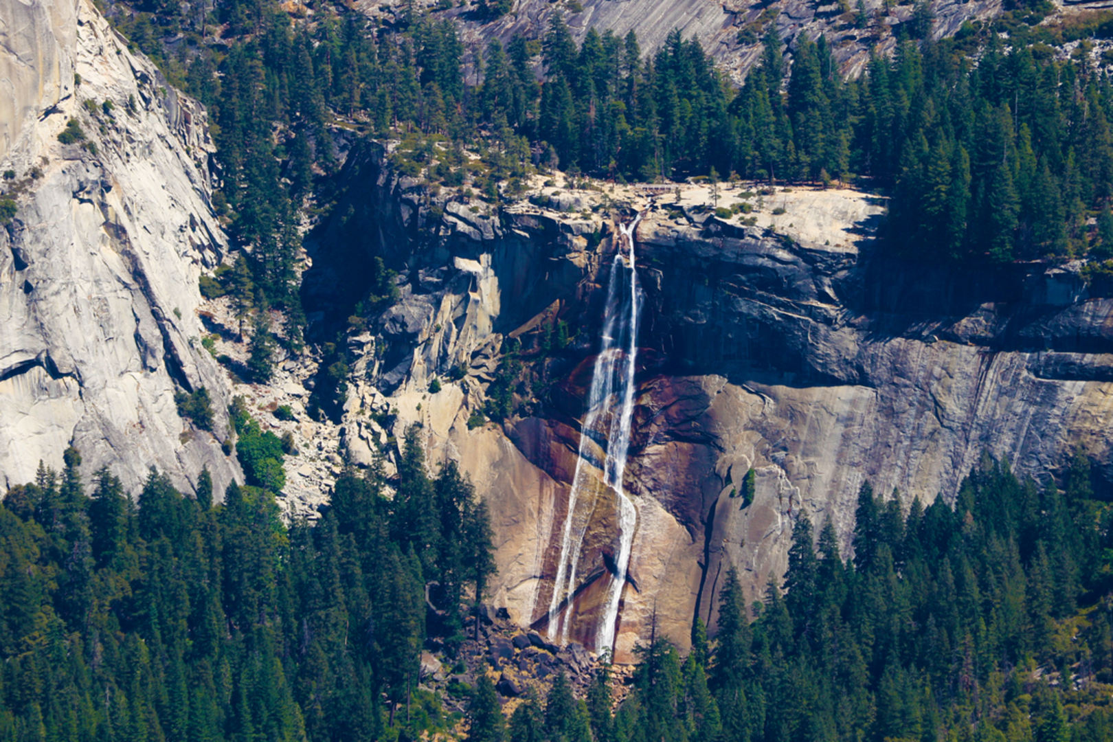 An image depicting the trail Mist Trail - Vernal and Navada Falls and its surrounding area.