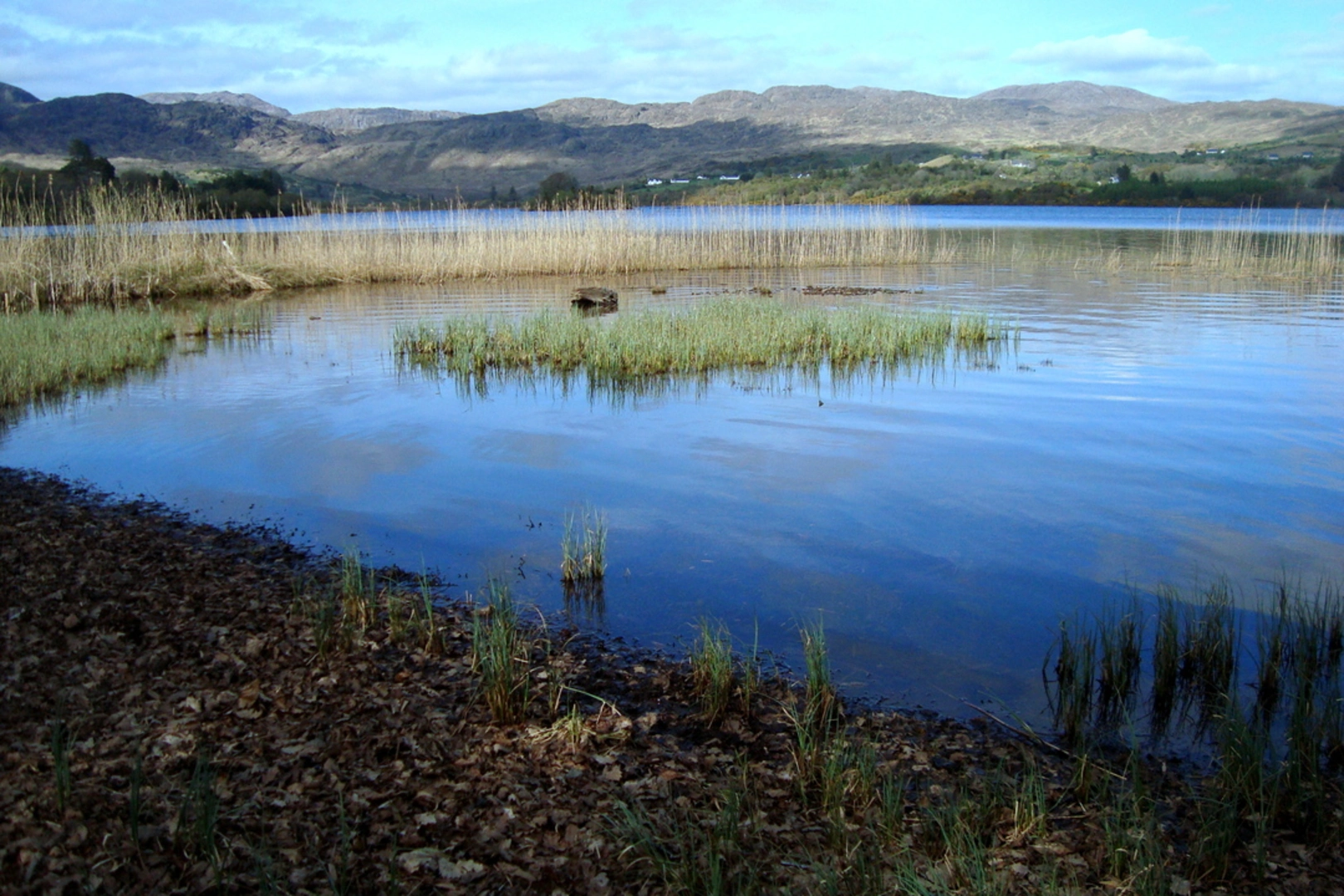 An image depicting the trail Lough Eske Loop Famine Pot Walk and its surrounding area.