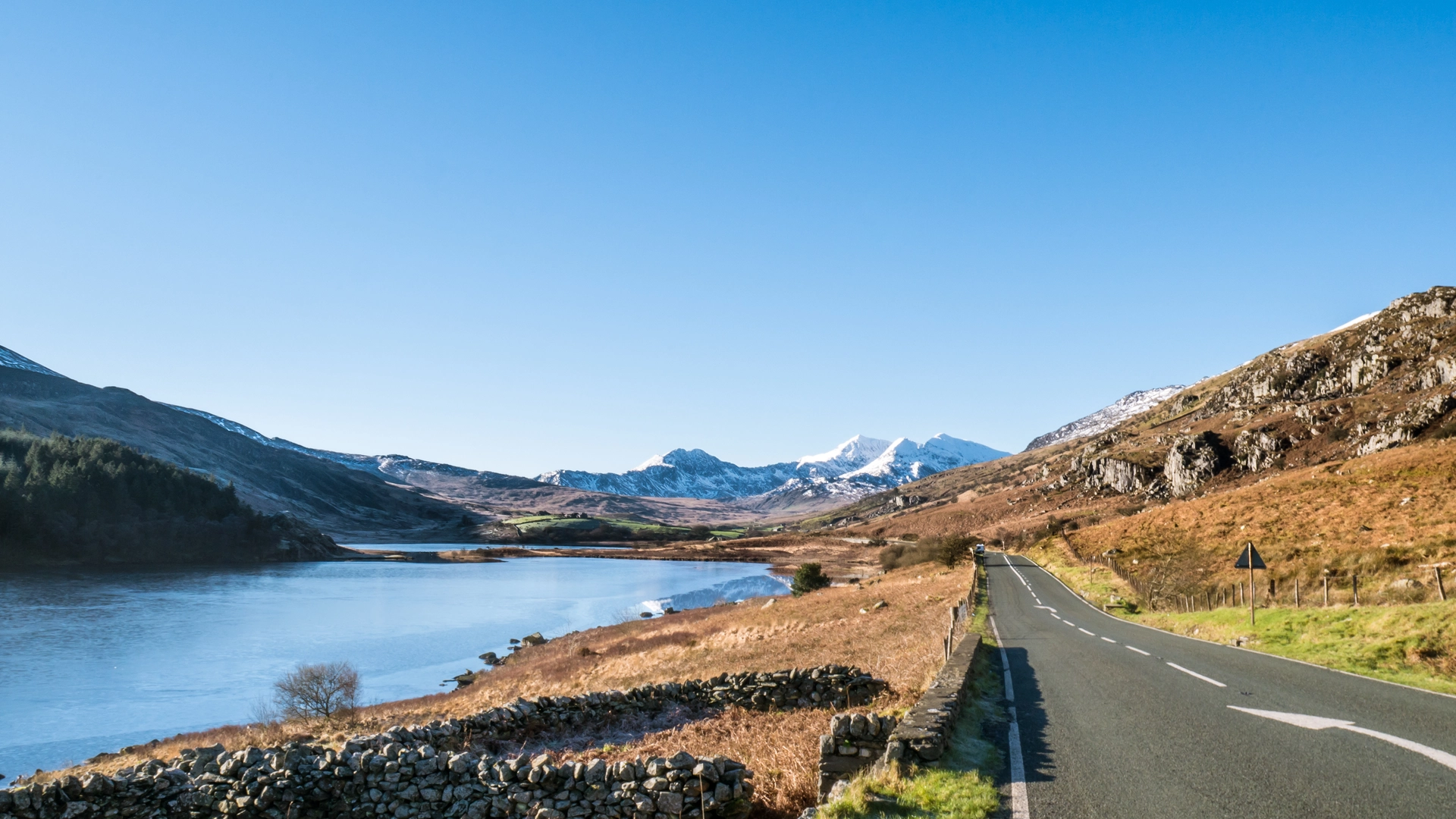 An image depicting the trail Llyn Crafnant - Capel Curig and Llyn Colwyd from Trefriw and its surrounding area.