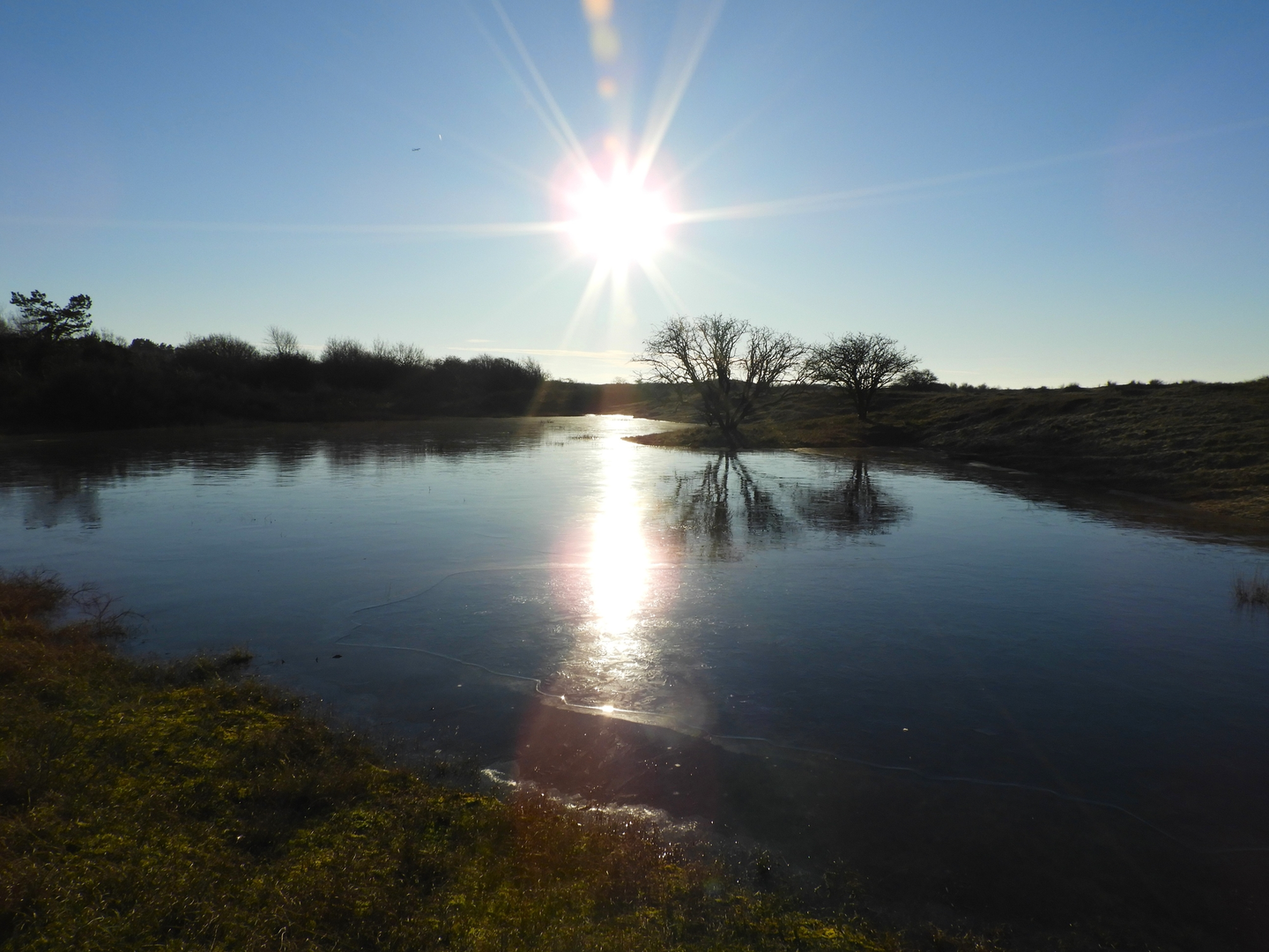 An image depicting the trail Meertje van Vogelenzang and Westerberg via Hoge Weg and Lage Weg and its surrounding area.