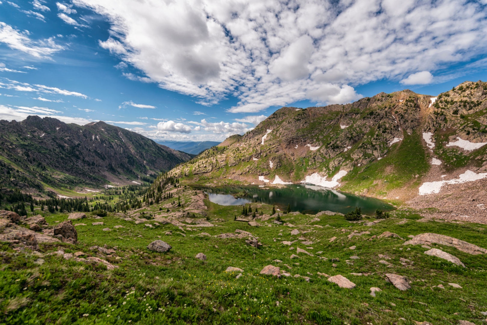 An image depicting the trail Booth Lake Trail and its surrounding area.