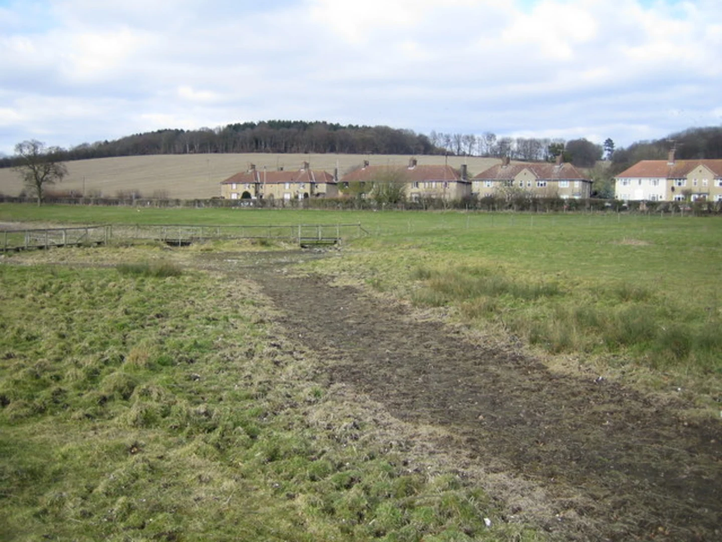 An image depicting the trail Frithsden and Great Gaddesden Loop and its surrounding area.