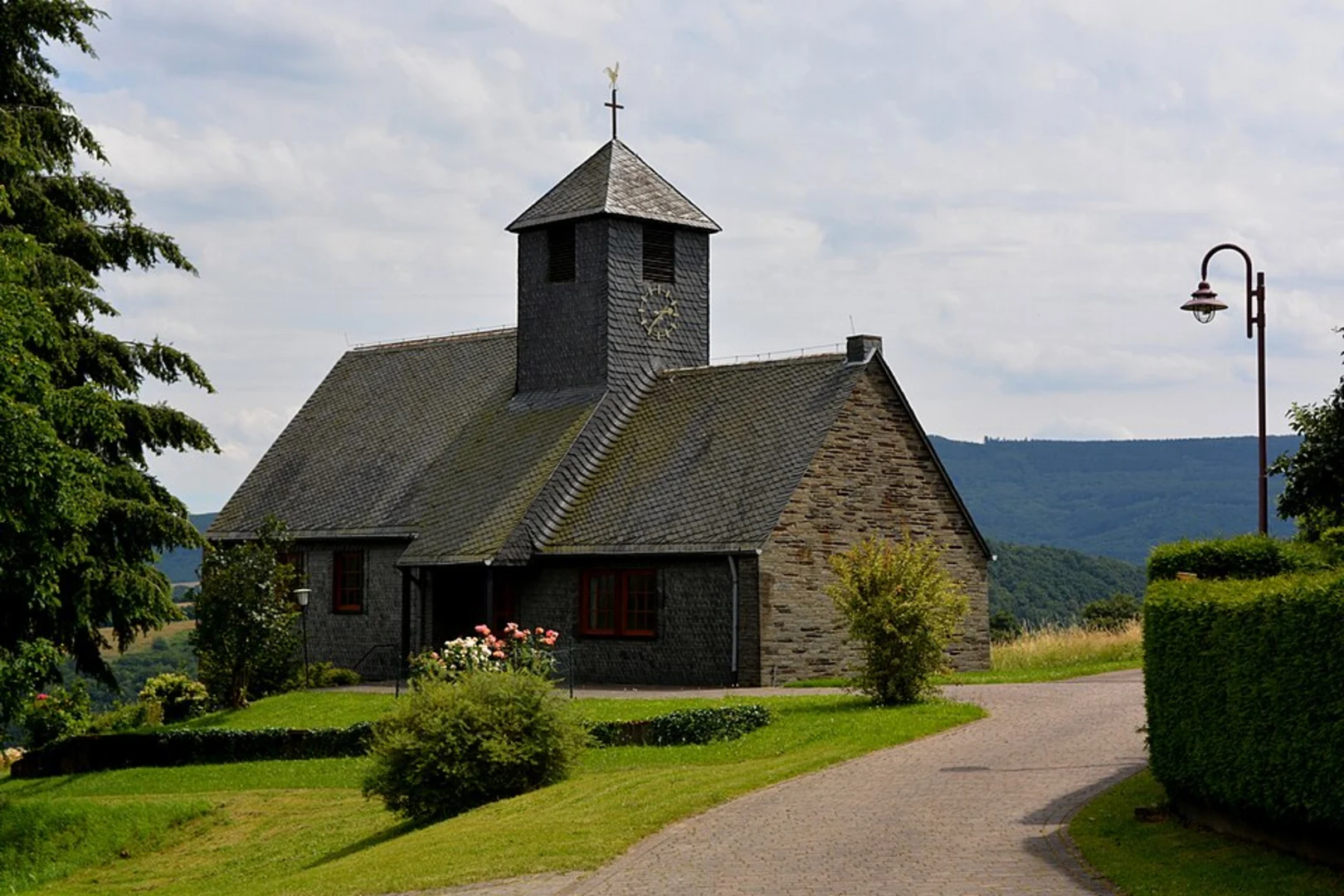 An image depicting the trail Winzberg via Welterbesteig Oberes Mittelrheintal and its surrounding area.