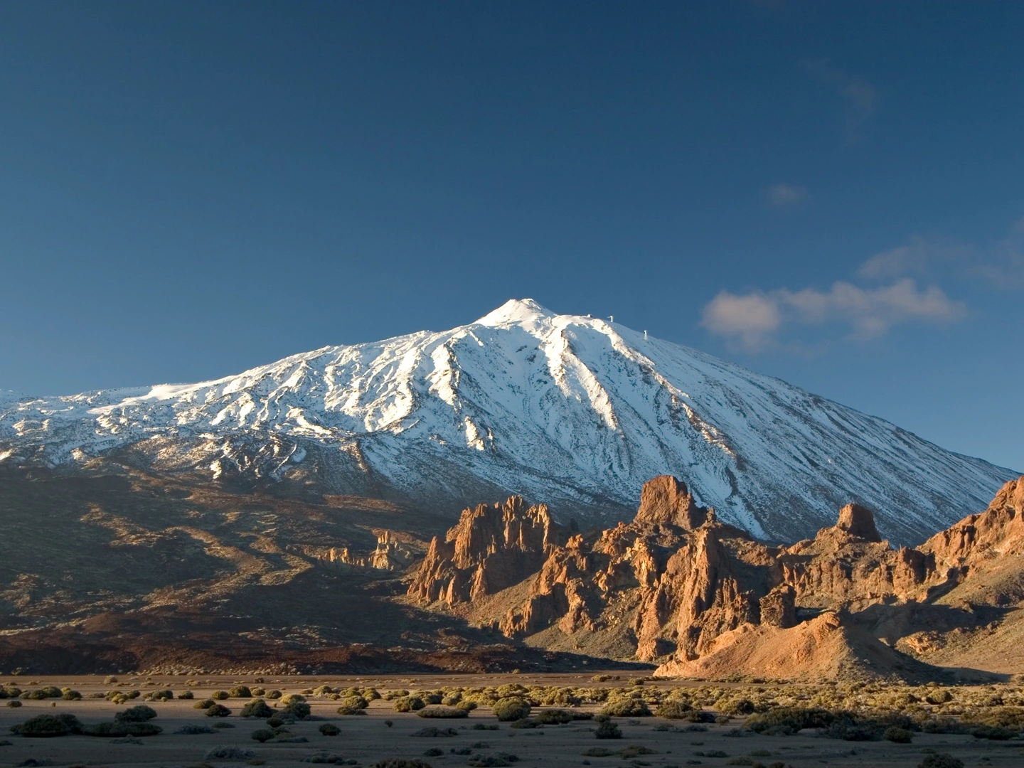 An image depicting the trail Parador de Las Cañadas del Teide to Vilaflor Walk and its surrounding area.