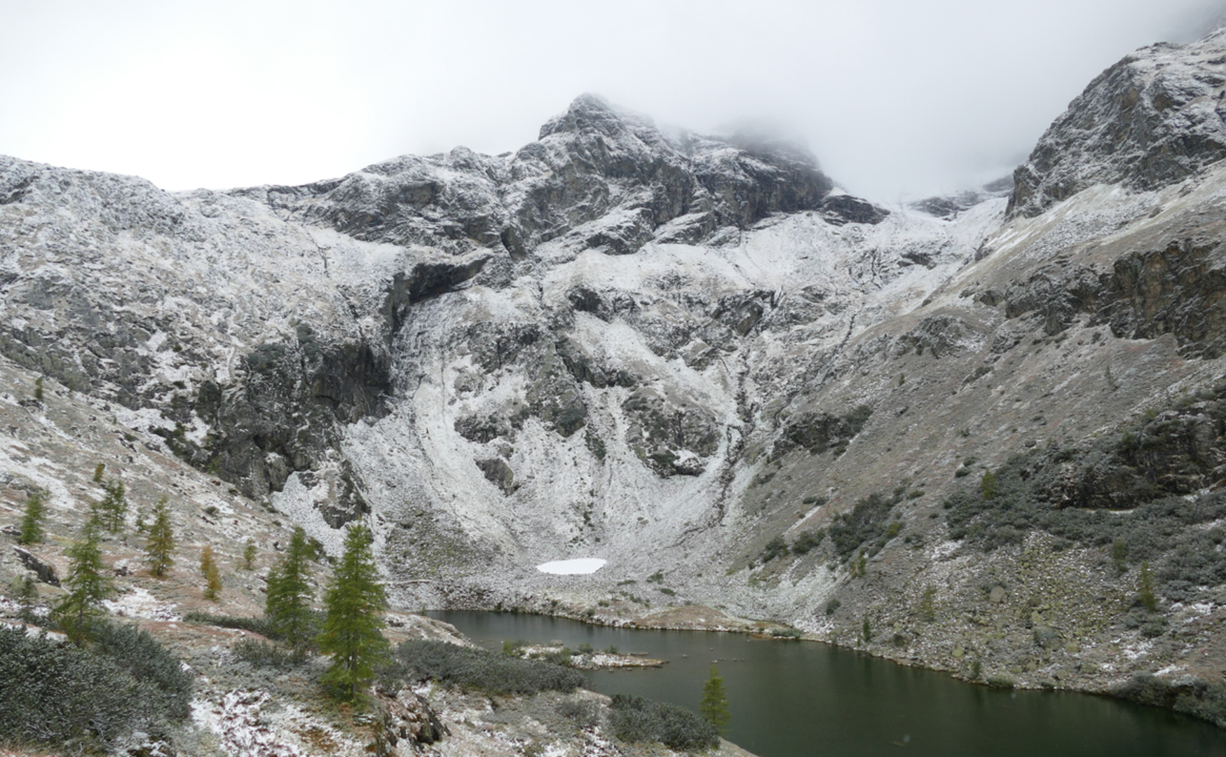 An image depicting the trail Stierkarsee and Goldlacken and its surrounding area.