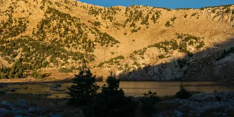 An image depicting the trail Baker and Johnson Lakes Trail and its surrounding area.