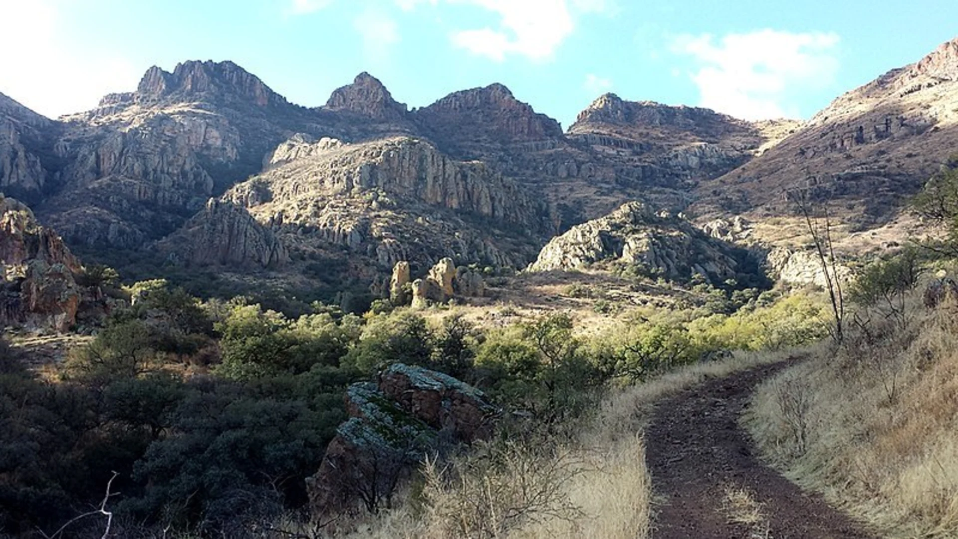 An image depicting the trail Atascosa Trail and its surrounding area.