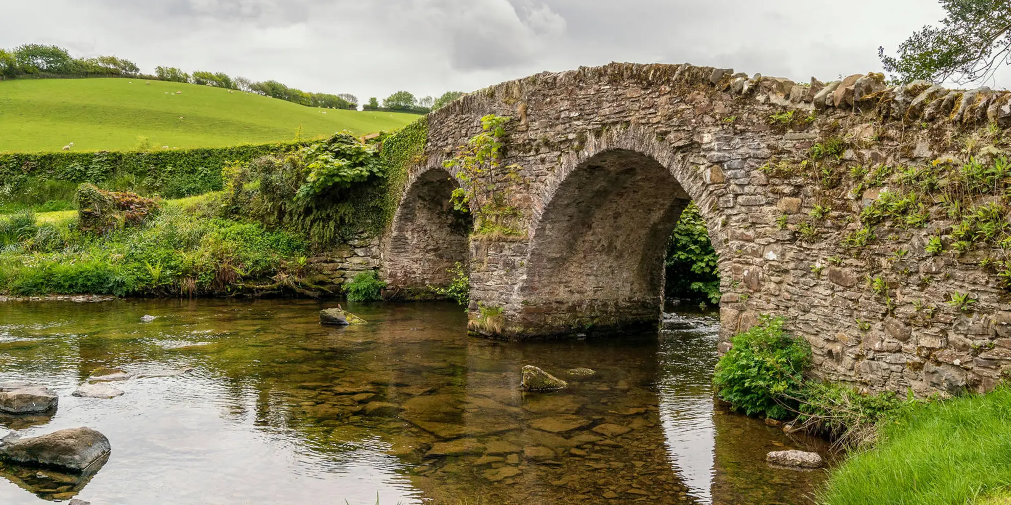 An image depicting the trail Lorna Doone Walk and its surrounding area.