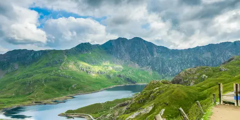 An image depicting the trail Miner's Track - Snowdon and its surrounding area.