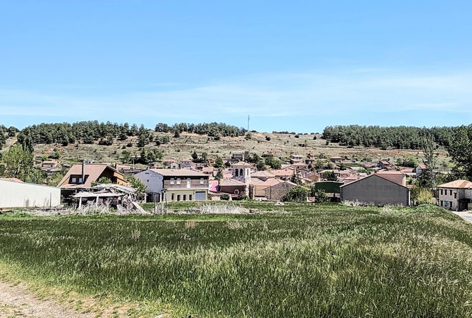 An image depicting the trail Path of the Paredón de San Félix PR SG 12 and its surrounding area.