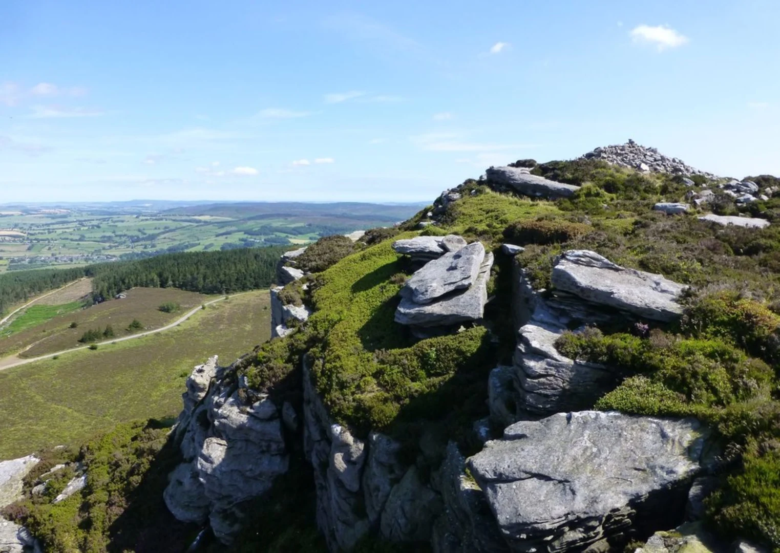 An image depicting the trail Tosson Hill, Simonside and Dove Crag Loop and its surrounding area.