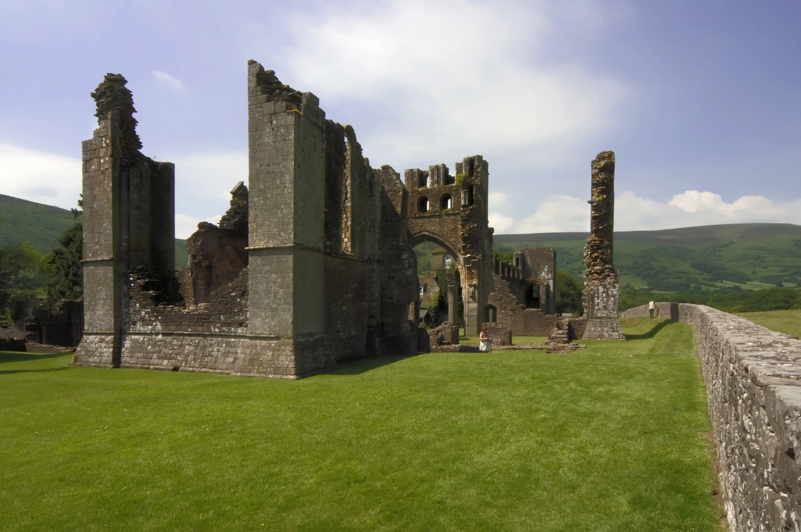 An image depicting the trail Llanthony Priory from Capel-y-ffin and its surrounding area.