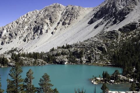 An image depicting the trail North Fork Big Pine Creek Trail and its surrounding area.