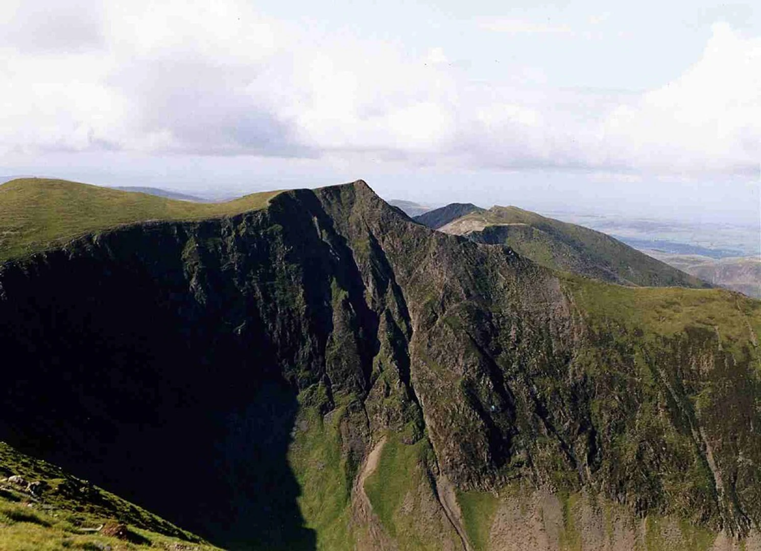 An image depicting the trail Whiteside, Hopegill Head, Hobcarton Crag and Grisedale Pike Loop and its surrounding area.