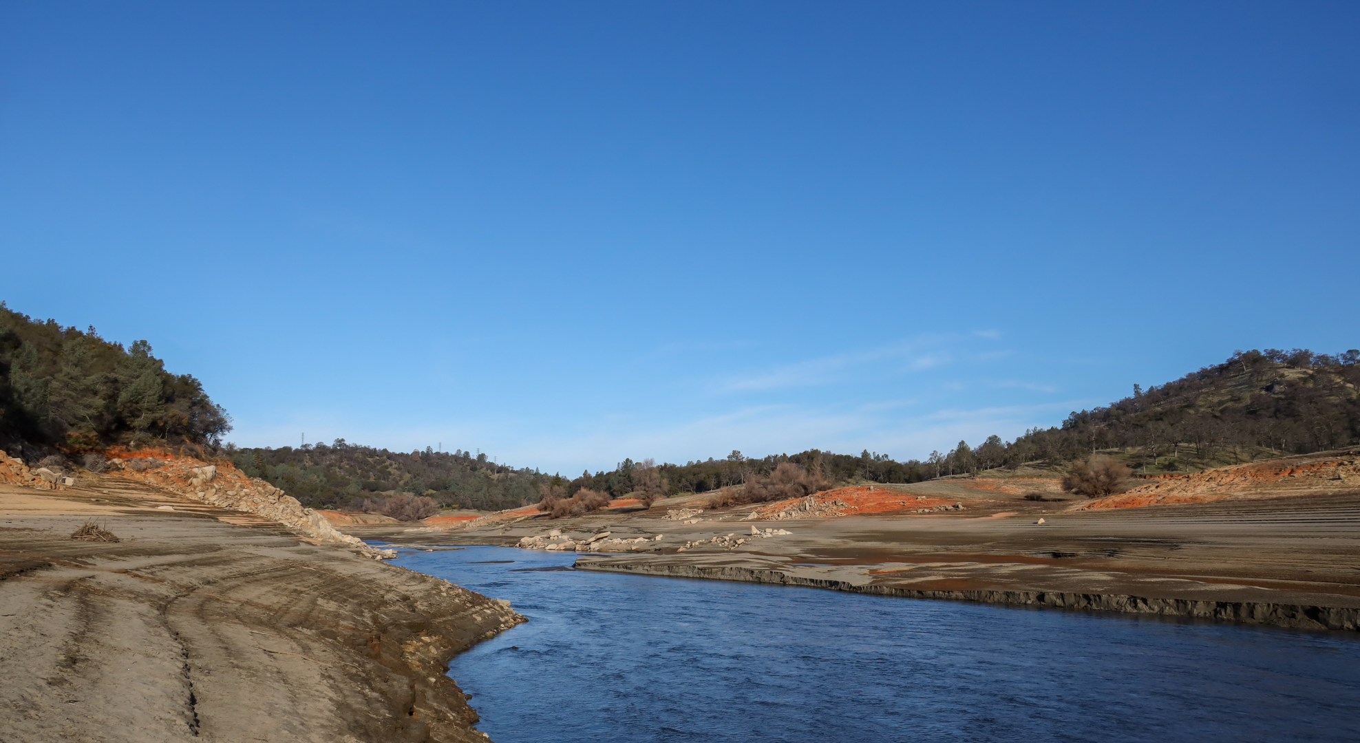 An image depicting the trail Granite Bay Main Beach Loop and its surrounding area.