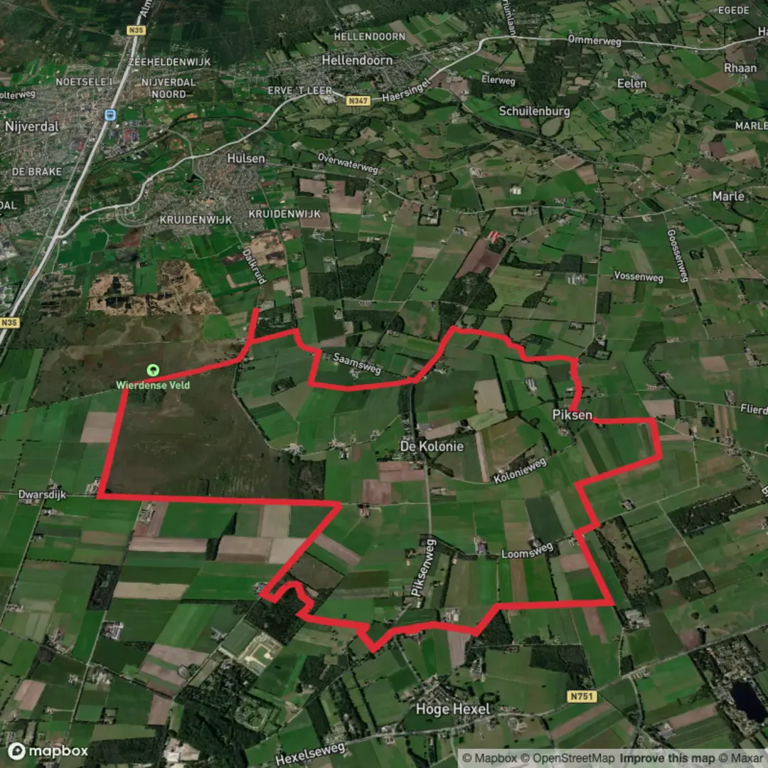 An image depicting the trail Hoogelaarsleiding via Piksen Weg and Wulpen Weg and its surrounding area.