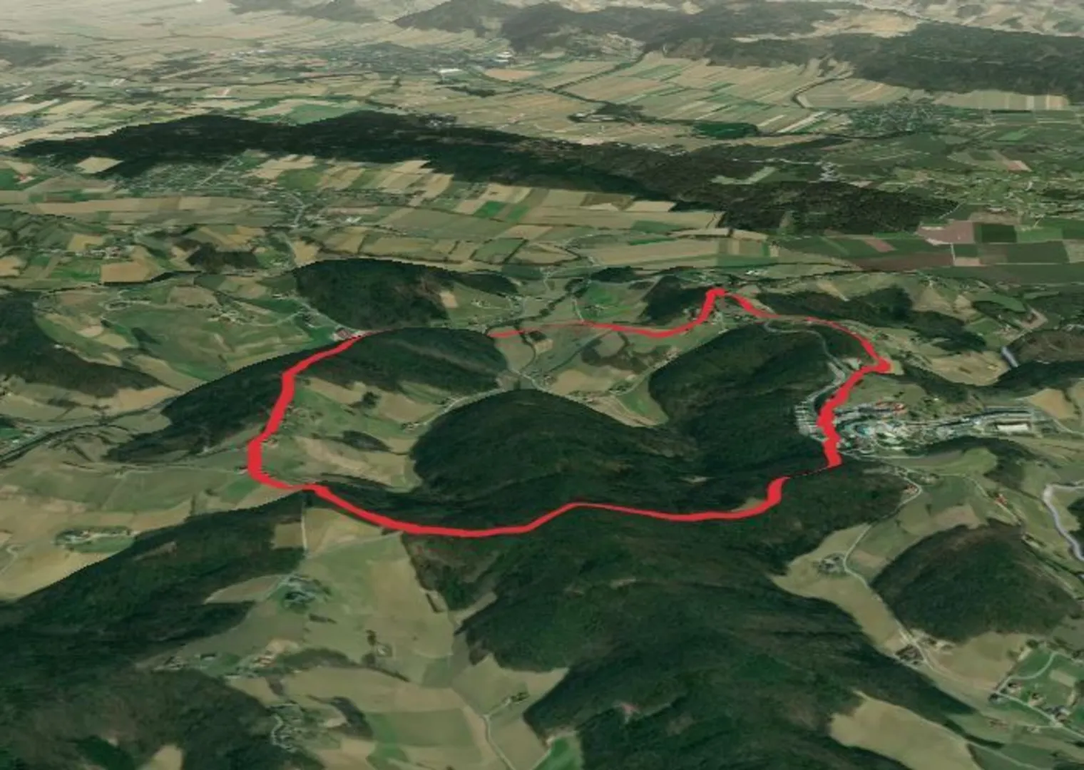 An image depicting the trail Kleiner Höhenrundweg and its surrounding area.