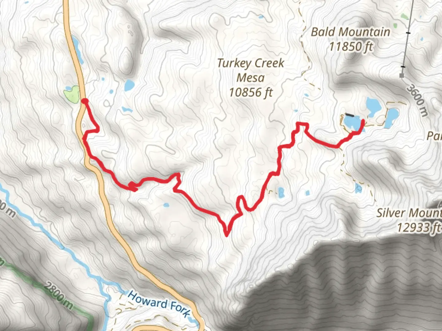 An image depicting the trail Middle Alta Lake and its surrounding area.