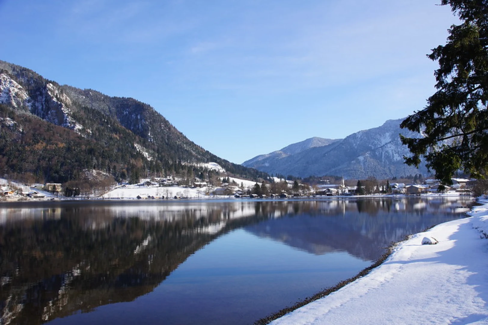 An image depicting the trail Schliersee to Tegernsee Walk and its surrounding area.