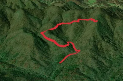 An image depicting the trail Greens Lick Trail and its surrounding area.