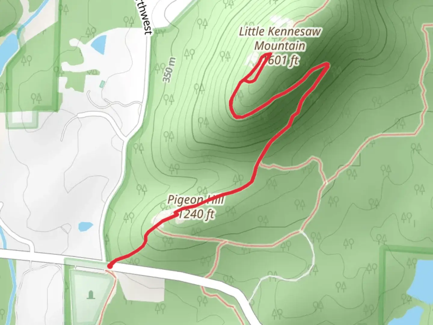 An image depicting the trail Little Kennesaw Mountain and Pigeon Hill Trail and its surrounding area.