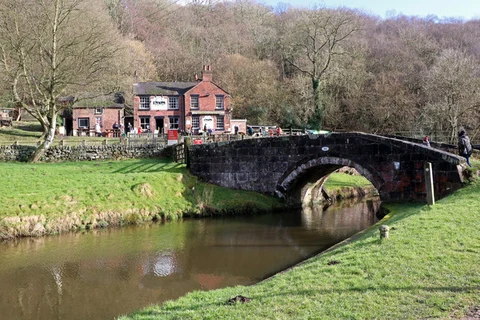 An image depicting the trail Churnet Valley Walk and its surrounding area.