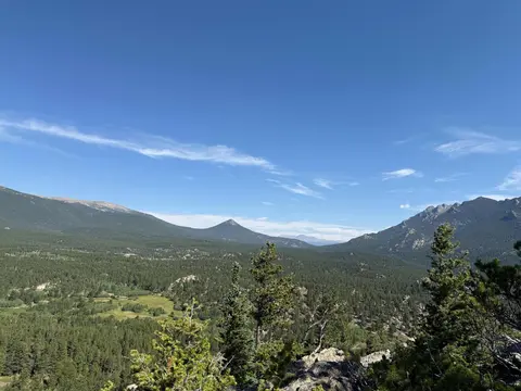 An image depicting the trail Deer Ridge Trail and its surrounding area.