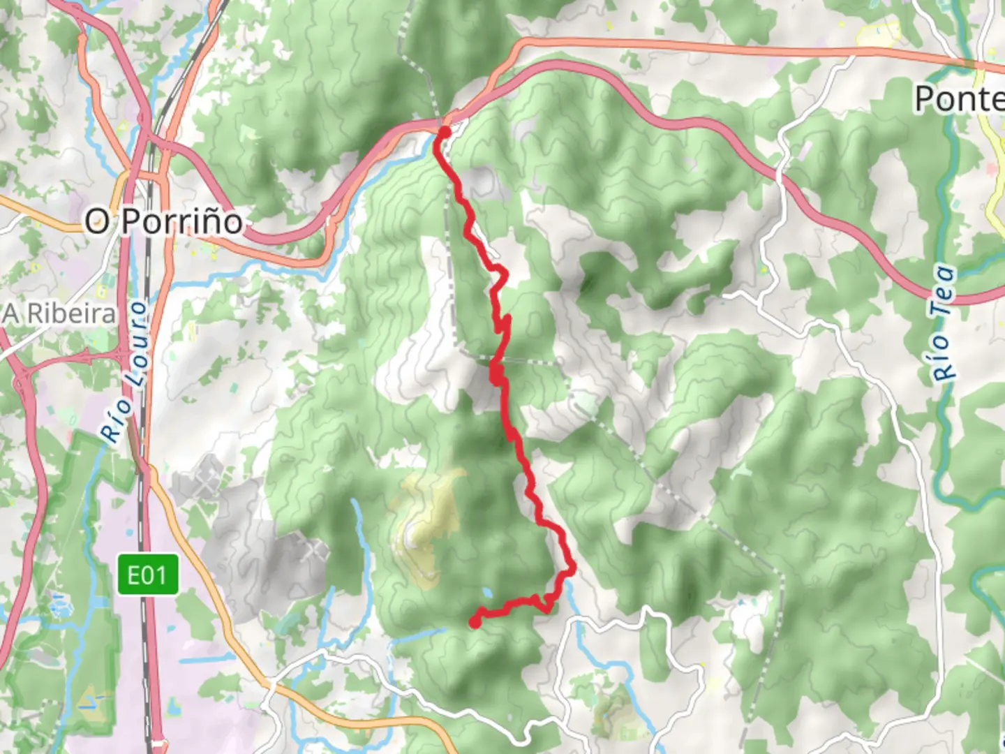 An image depicting the trail Rota dos Montes de San Cibrán PR G 132 and its surrounding area.