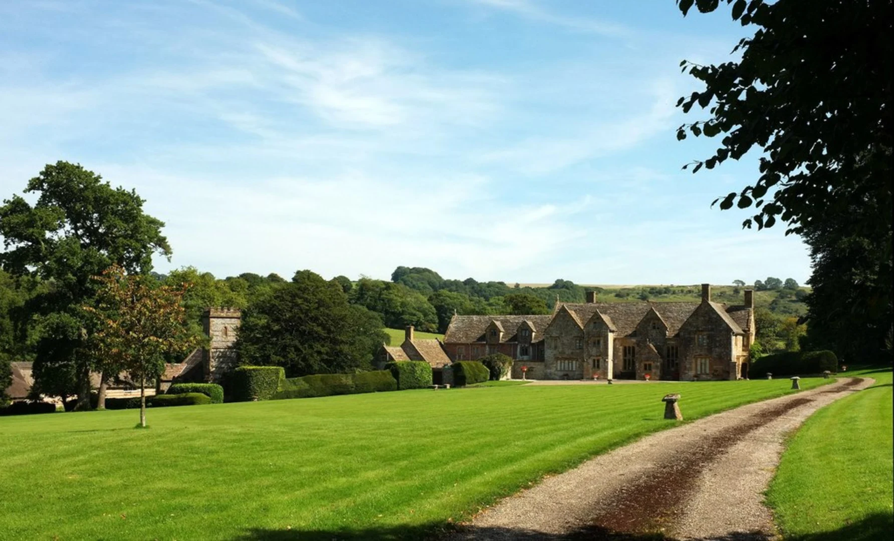 An image depicting the trail Cerne Park and Wether Hill Loop and its surrounding area.