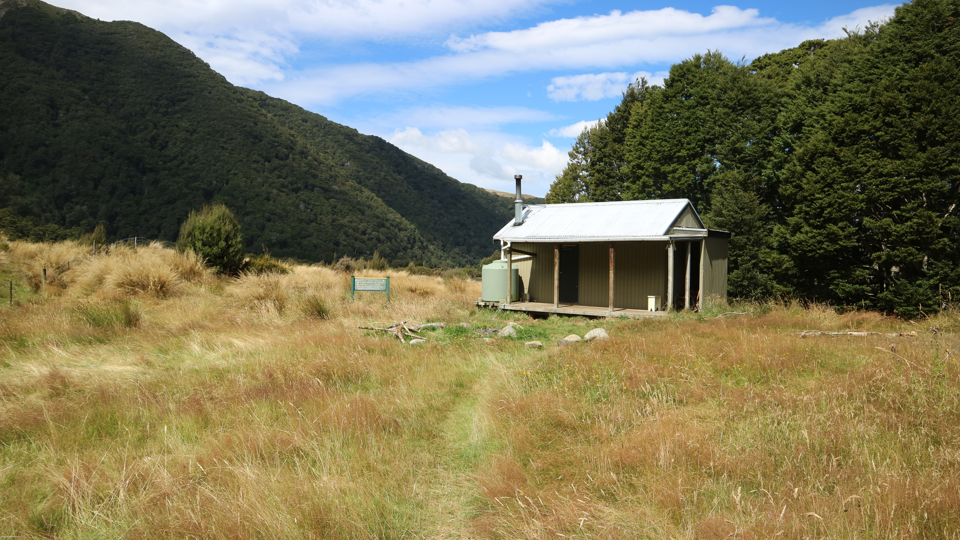 An image depicting the trail Dunrobin Valley Road to Aparima Forks Hut and its surrounding area.