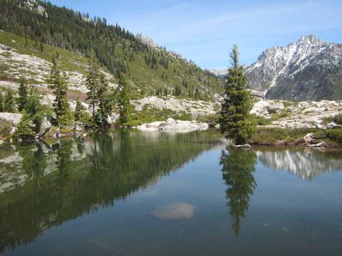 An image depicting the trail Boulder Lakes Trail and its surrounding area.